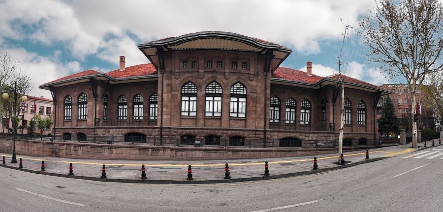 SEÇİMLERE AZ BİR ZAMAN KALA MİSYONUNU TAMAMLAMIŞ BAZI SİYASİLER ADAYLIK AÇIKLIYOR.