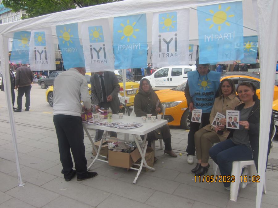 İKNA EDEBİLDİKLERİ KADAR CANLA BAŞLA ÇALIŞIYOR İYİ PARTİNİN GÖNÜLLÜLERİ.