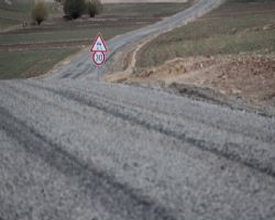 VALİ BEYE VERİLEN BİLGİLER NE DERECE DOĞRU ACABA?AKLIMIZIN ERDİĞİ AMİRİ MEMURUN VERDİĞİ BİLGİLER BAŞARIYA ULAŞTIRIR.