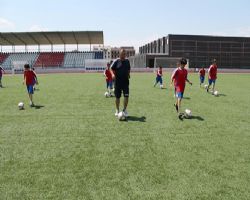 ATALAY GELECEĞİNİ YILDIZ FUTBOLCULARI YETİŞTİRİYORUZ