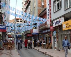 İYİ PARTİLİLER DİYOR Kİ DEĞİL BAYRAKLARIMIZI YIRTMAK BAŞKA YERLERİNİDE YIRTSALAR BU İŞ BİTTİ!