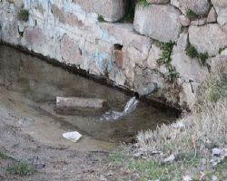 BU ÇEŞMENİN SUYU NEREDEN GELİYOR. HACILARDAKİ KALABALIK GALİBA DÖNERİN KALABALIĞI